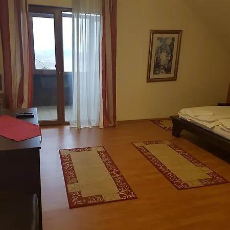 Golden Moments 招待所 *