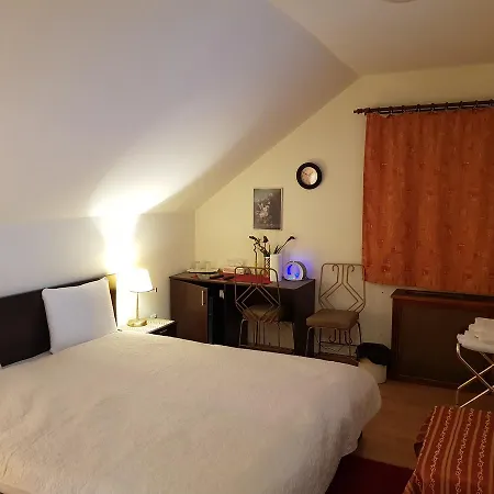 Golden Moments 招待所