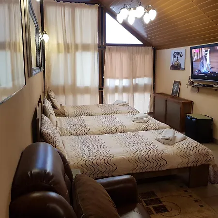 Golden Moments 招待所