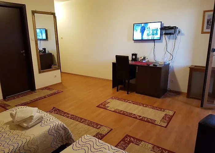 Golden Moments Guest house *